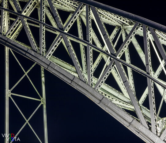 Ponte Luiz I by Théophile Seyrig (1886) in Porto, Portugal